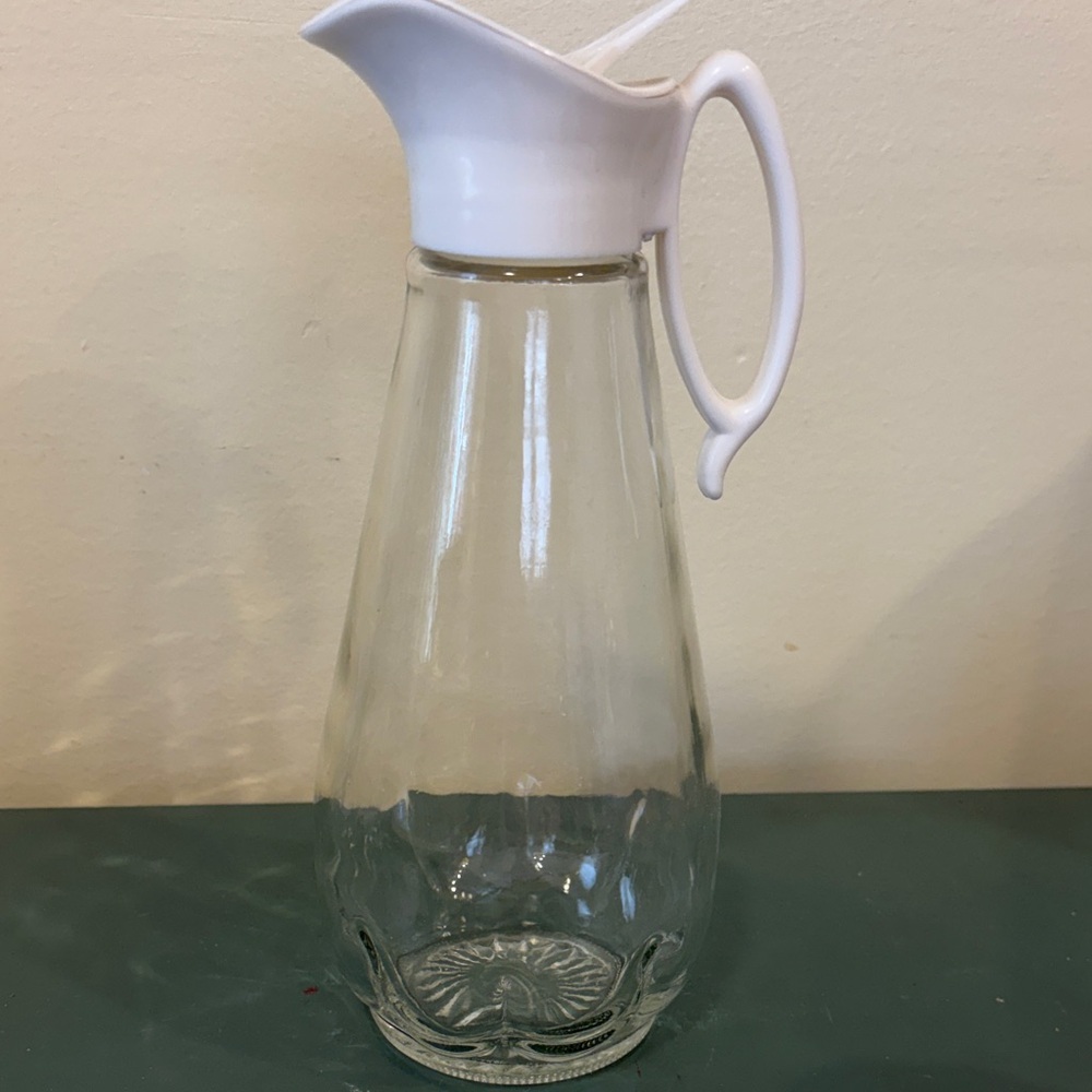 Vintage 1960s Log Cabin Syrup Pitcher with White Plastic Pour Lid